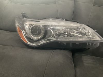 Toyota Camry Headlight Assembly Set