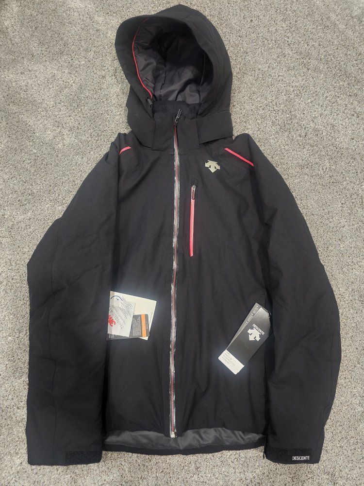 Descente Challenger Ski Jacket Blue size S and Black US Size L new with Tags.