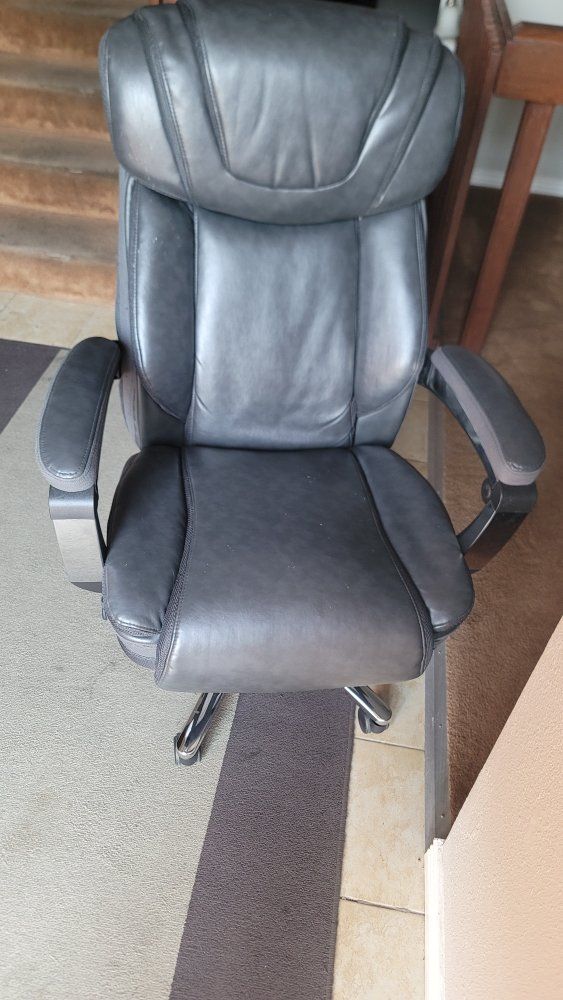High-Back Leather Office Chair - Dark Gray Executive Swivel Desk Chair