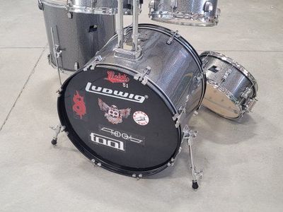 Ludwig 5 Piece Drum Set