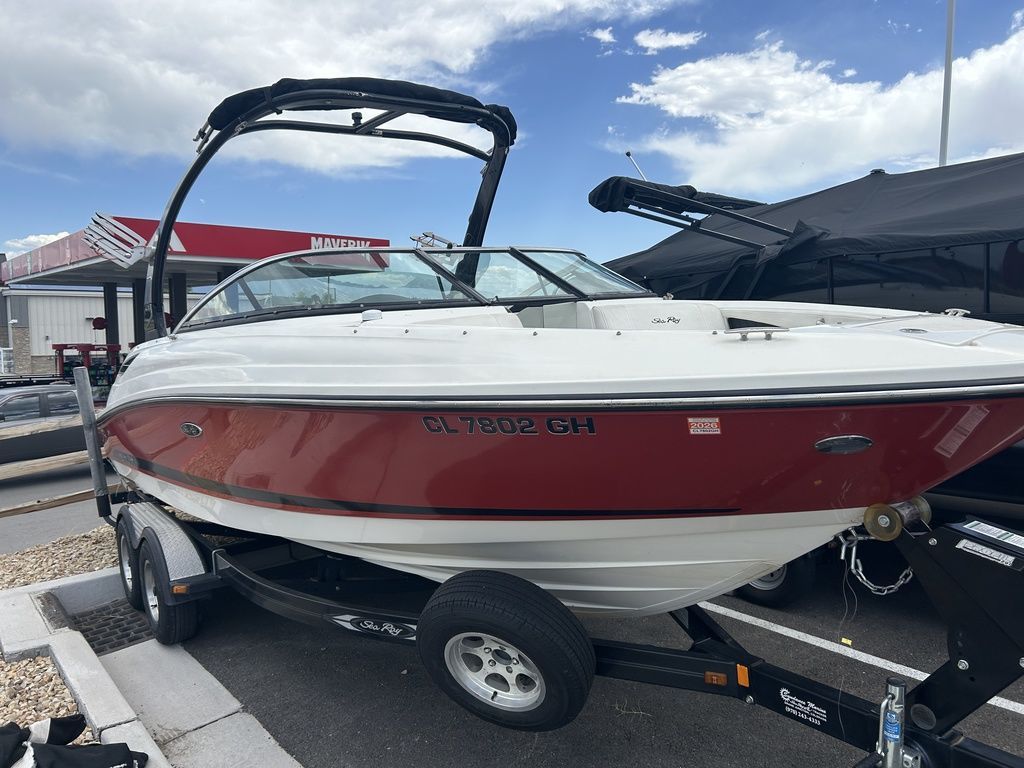 2014 Sea Ray 230 SLX