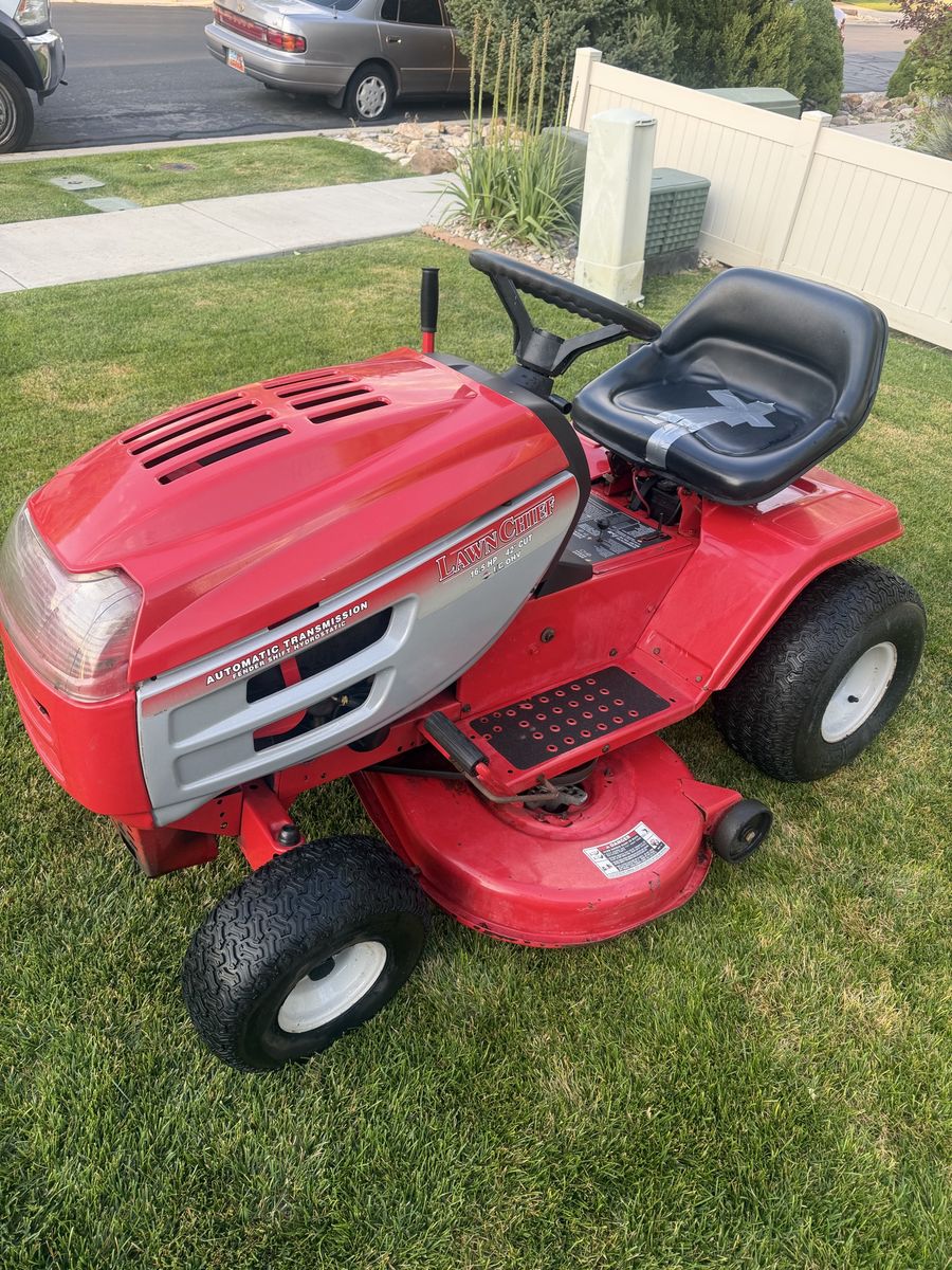 MTD Lawn Chief 16.5 HP 42" Cut Riding Lawn Mower - Automatic Transmission