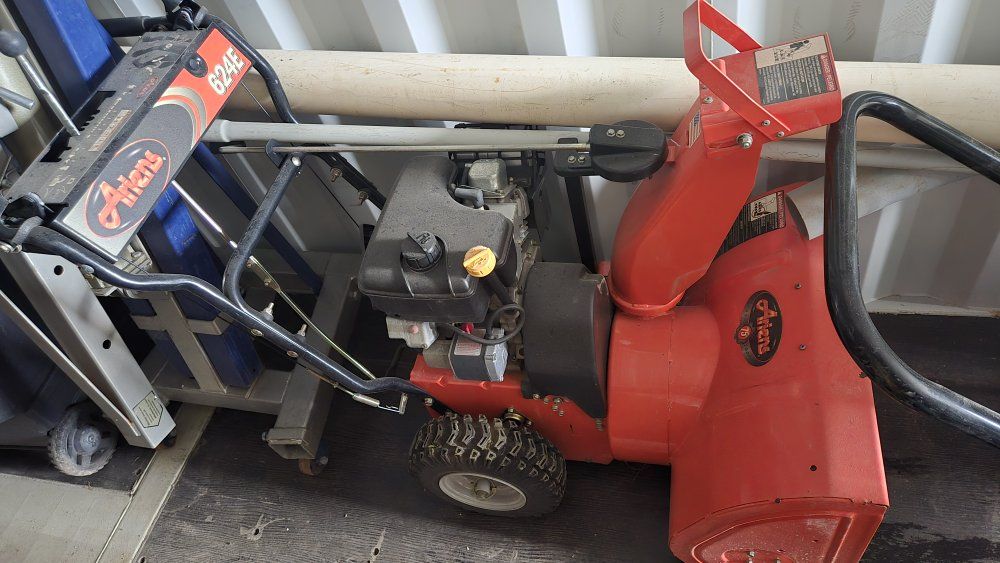 Ariens 624E Gas Snow Blower
