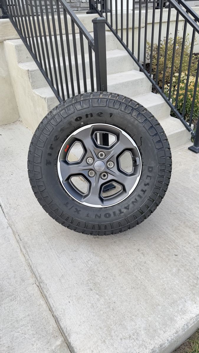 Jeep Gladiator Rims and Tires 285/70R17 Firestone Destination X/T Load E Like new