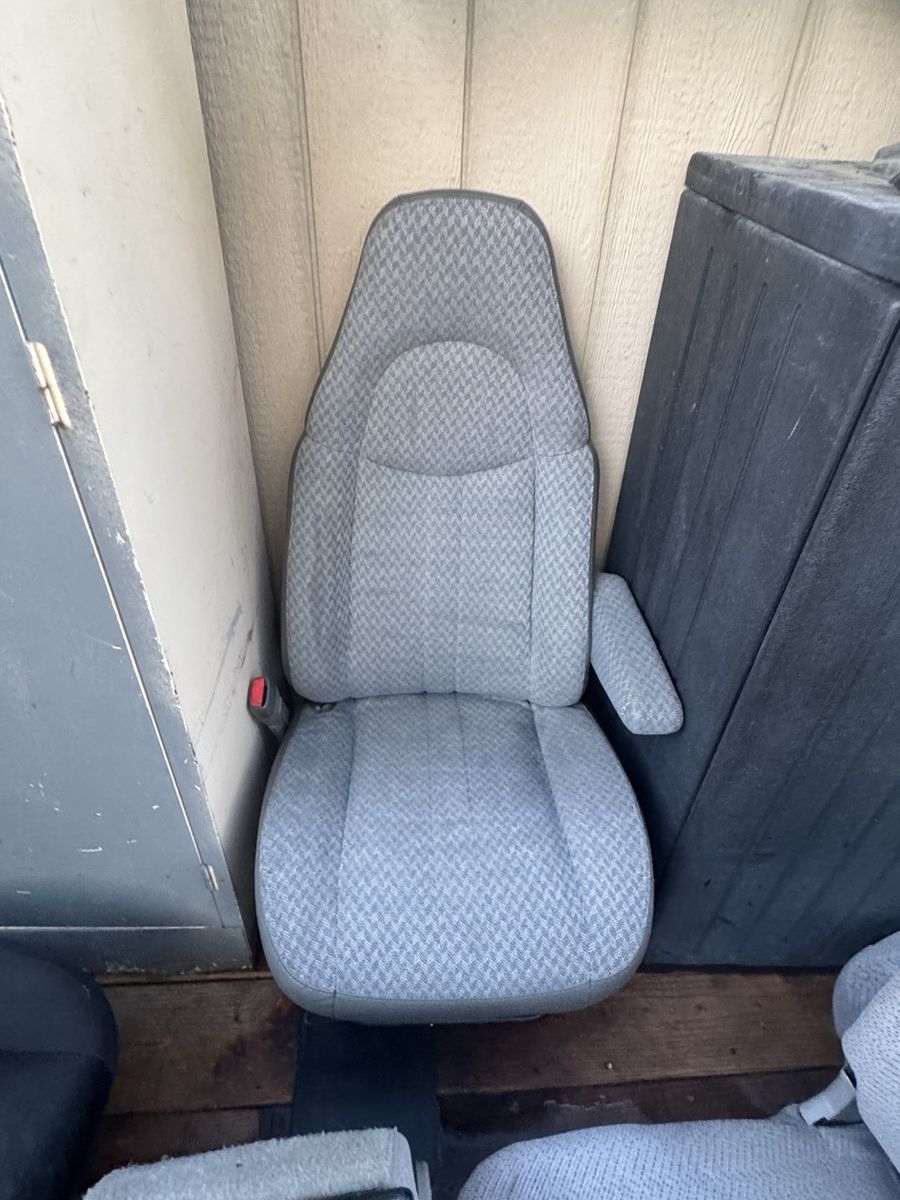 MANUAL DRIVER SIDE SEAT CHEVROLET EXPRESS OR GMC SAVANNA 1997-2025
