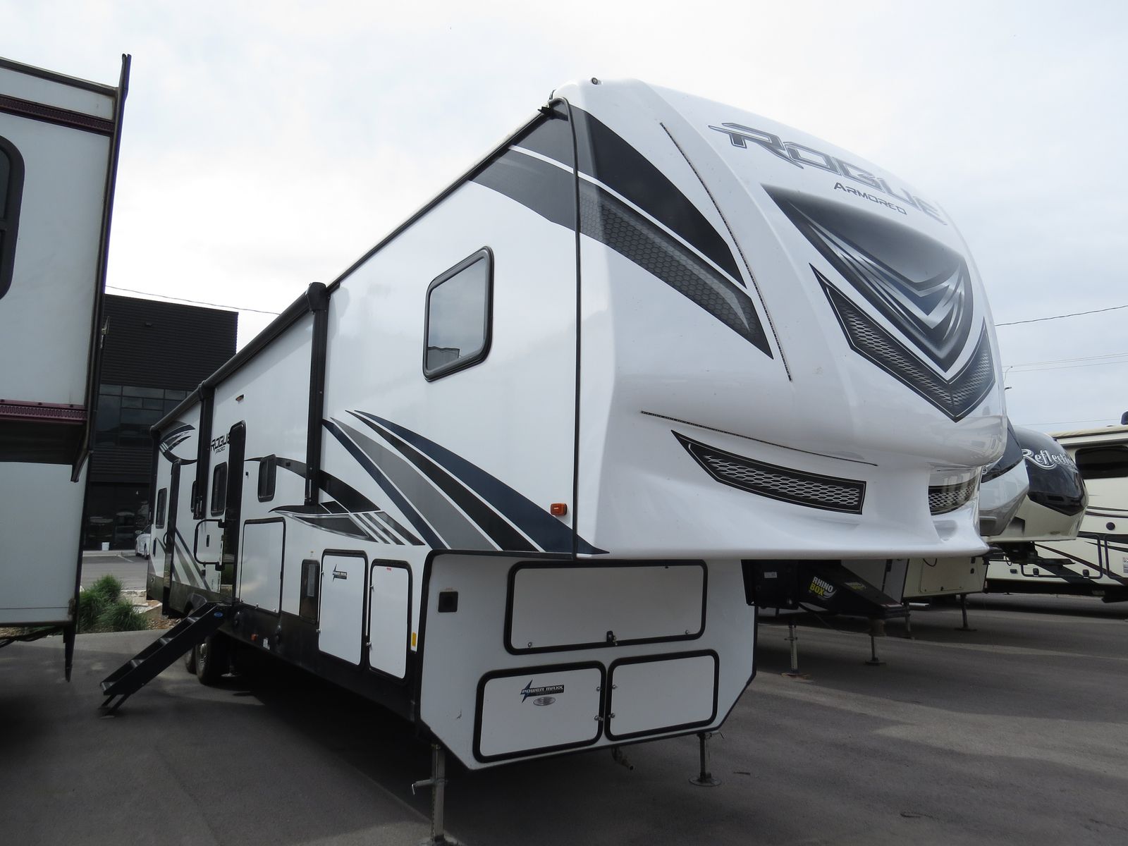 2022 Rogue Armored 4007G2  (14' 6" Garage!)