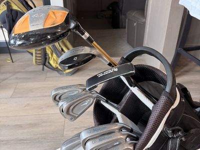 Wilson MBT-45 Muscle Back Golf Club Set with PerfectSpin Putter & Carry Bag - Used