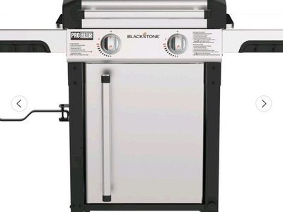 Blackstone ProSeries 22" Outdoor Griddle with Hood and Cabinet