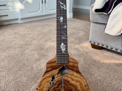 Handmade, solid archback Curly Acacia