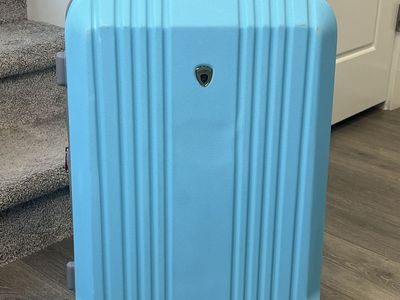 Olympia 25" Hard Shell Spinner Suitcase – Light Blue | Mid-size Checked Luggage