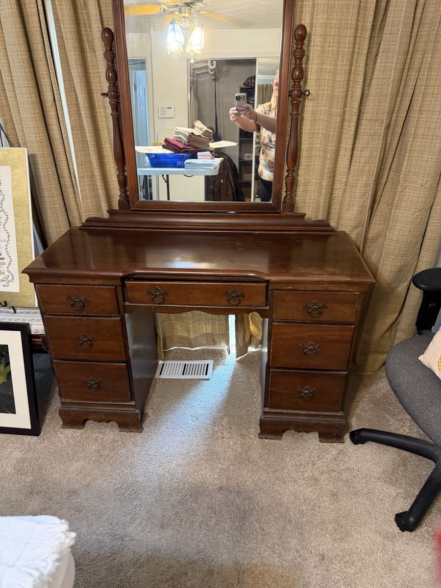 Antique Wooden Dressing Vanity with Mirror - Classic Dresser Desk with 7 Drawers