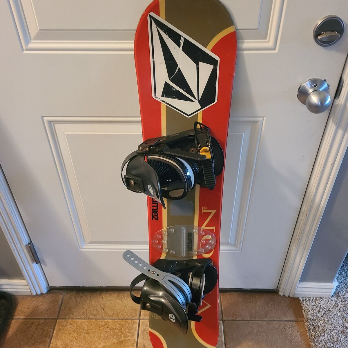 115cm youth snowboard (boots, helmet, clothing too