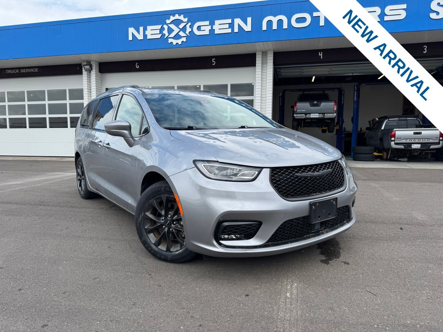 2021 CHRYSLER PACIFICA Touring