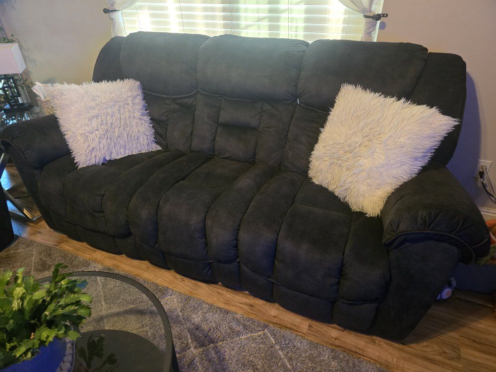 very nice living room ony about 2 years old