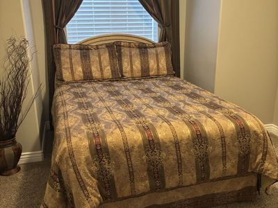 Queen Comforter Set with Shams, Bed Skirt, and Matching Curtains - Ornate Gold/Burgundy Pattern