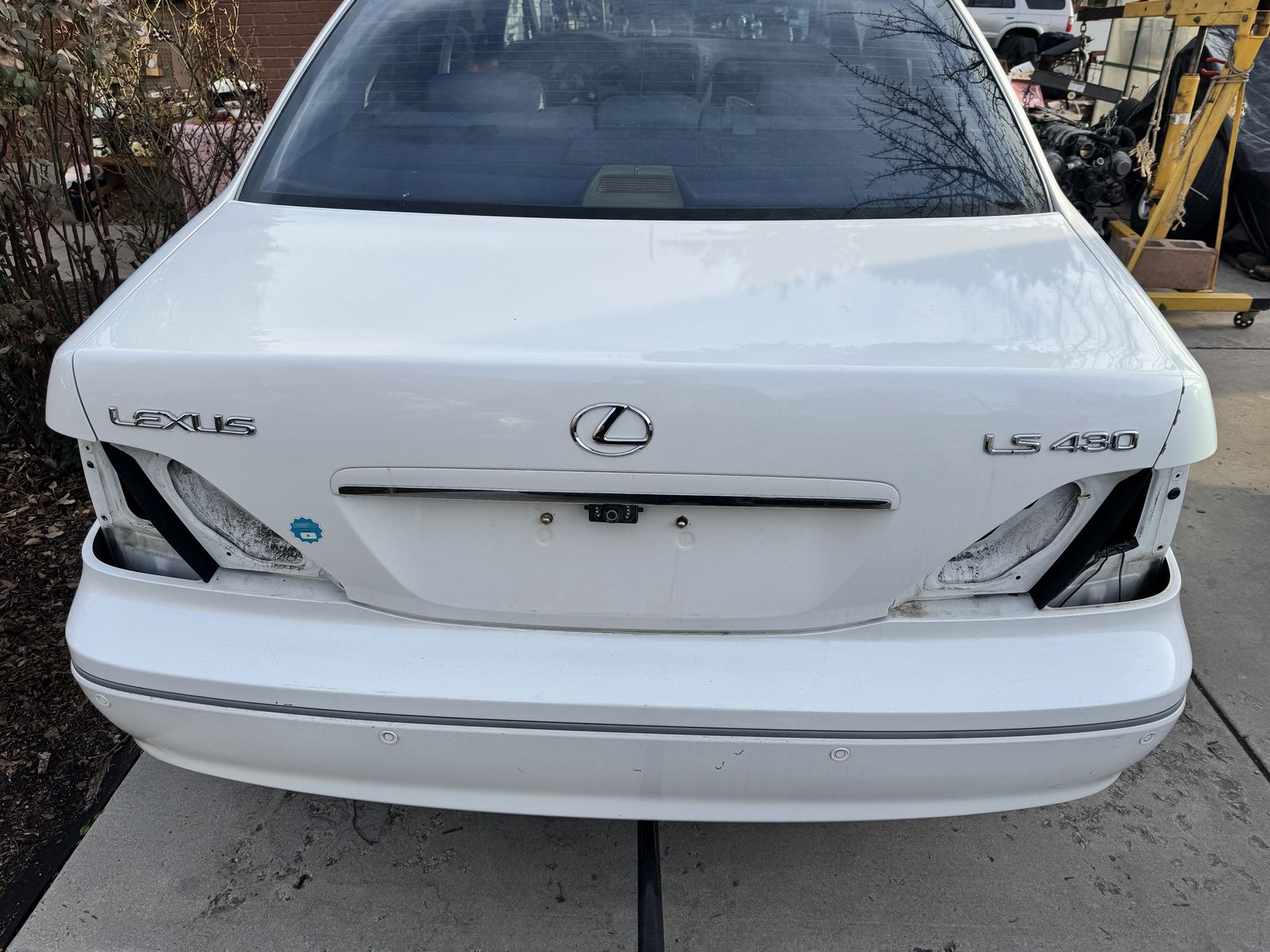 Lexus LS430 Trunk
