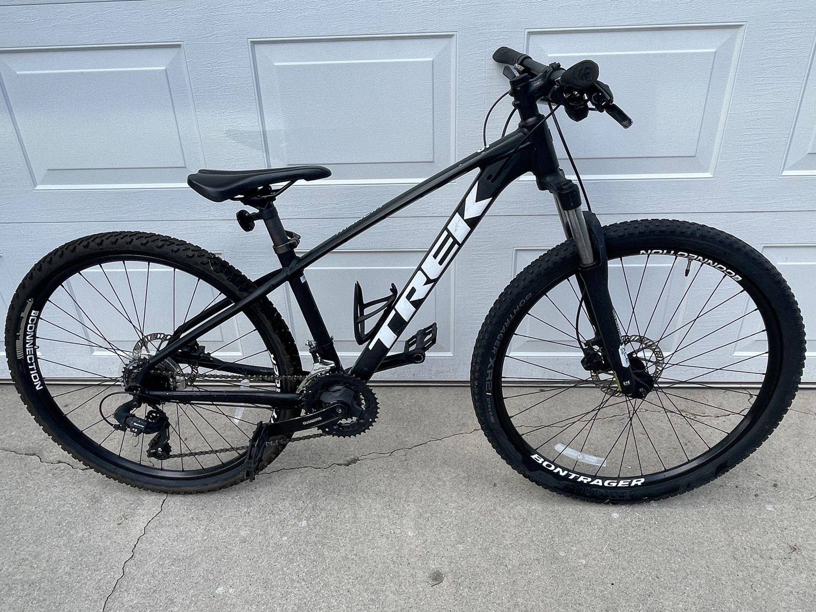 Trek Marlin 5 Mountain Bike Black 27.5 Inch Wheels