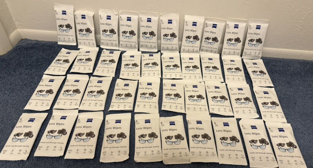 250 ZEISS Pre-Moistened Eyeglass Lens Cleaning