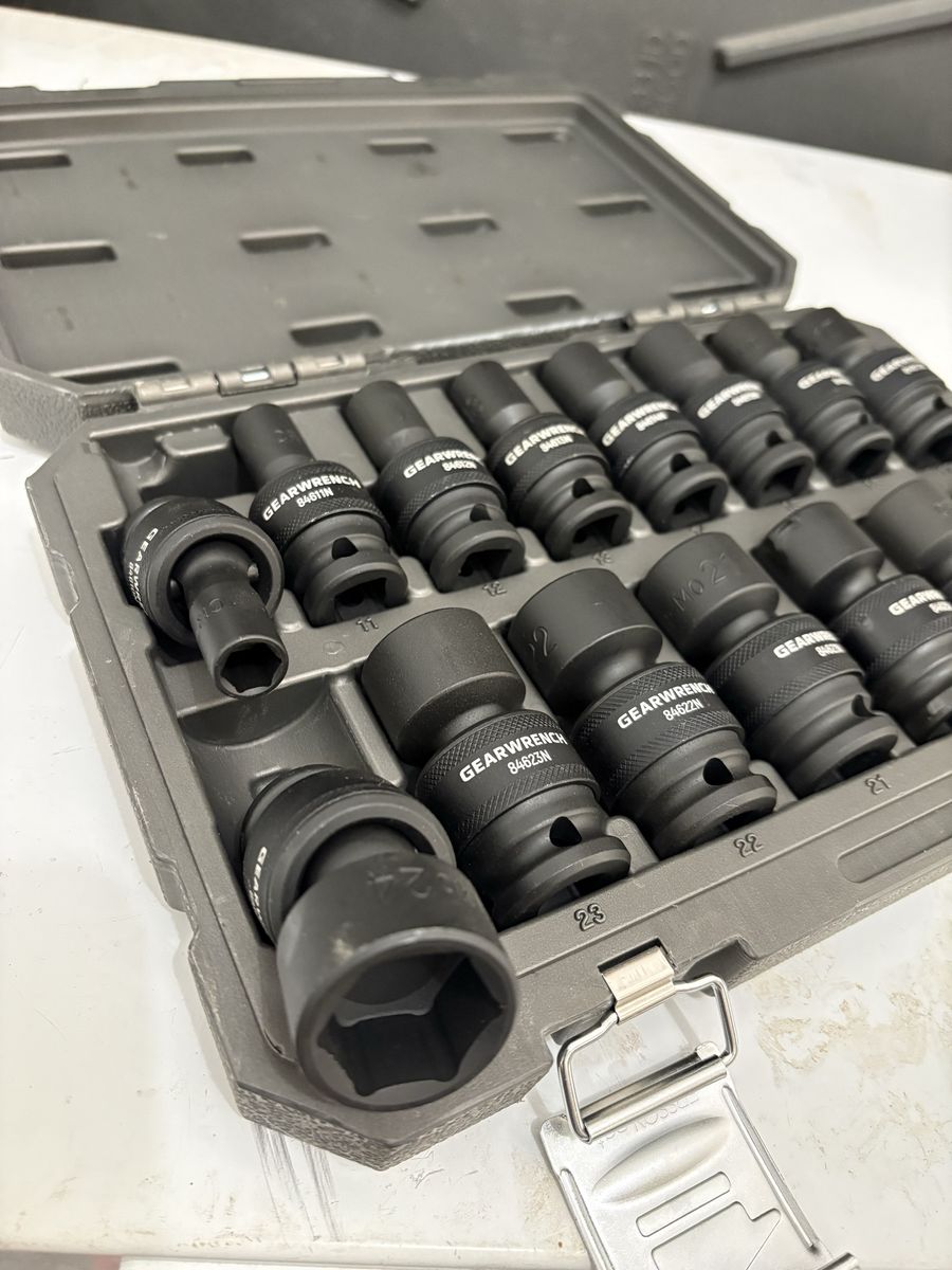 GEARWRENCH Metric Universal Impact Socket Set with Storage Case
