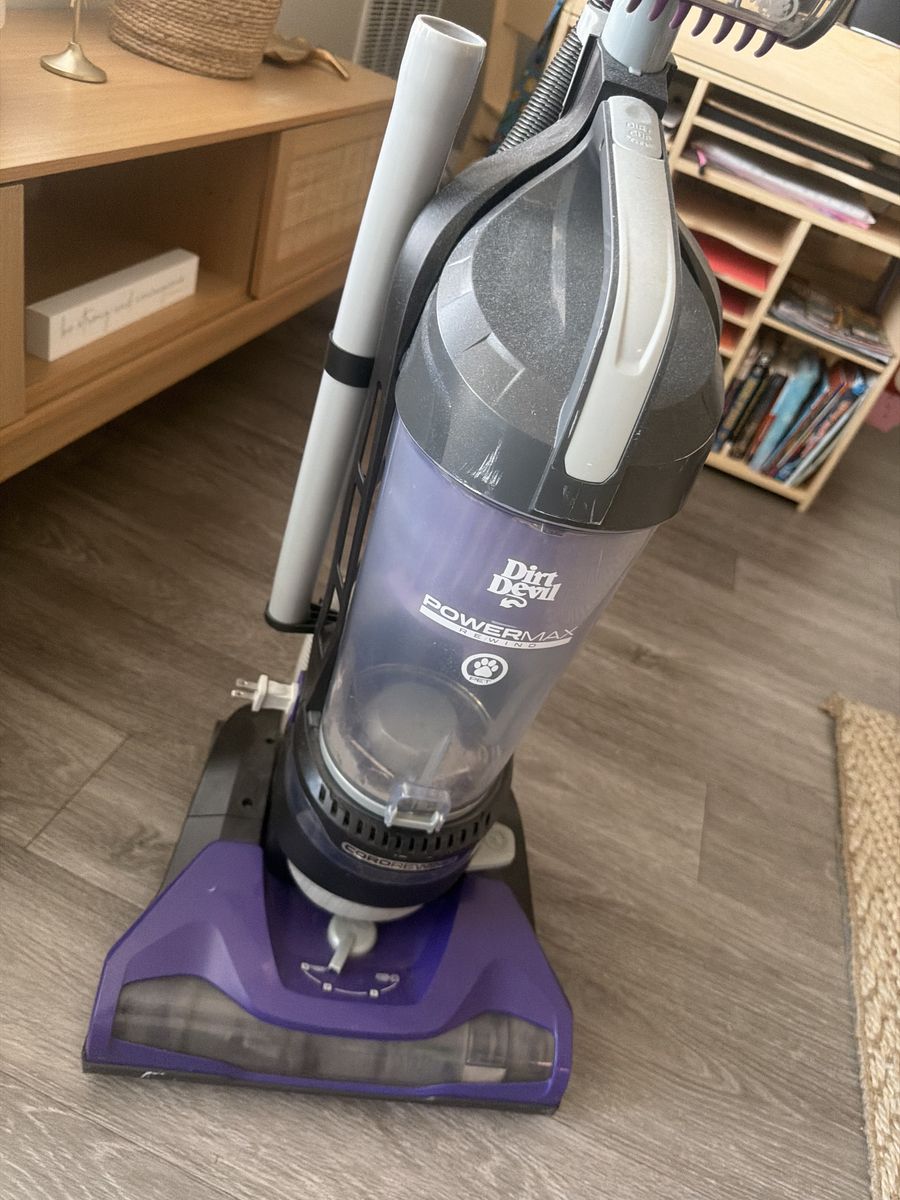 Vacuum Dirt Devil