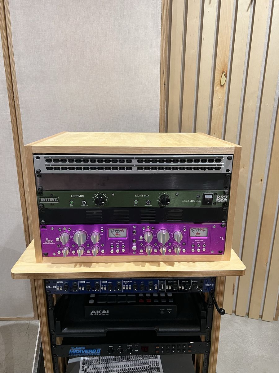 6U Studio Wood Rack