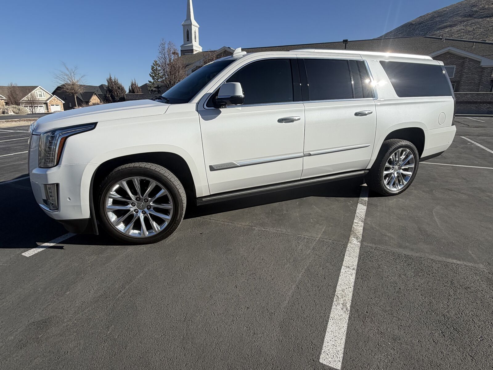 2019 CADILLAC ESCALADE ESV Premium Luxury