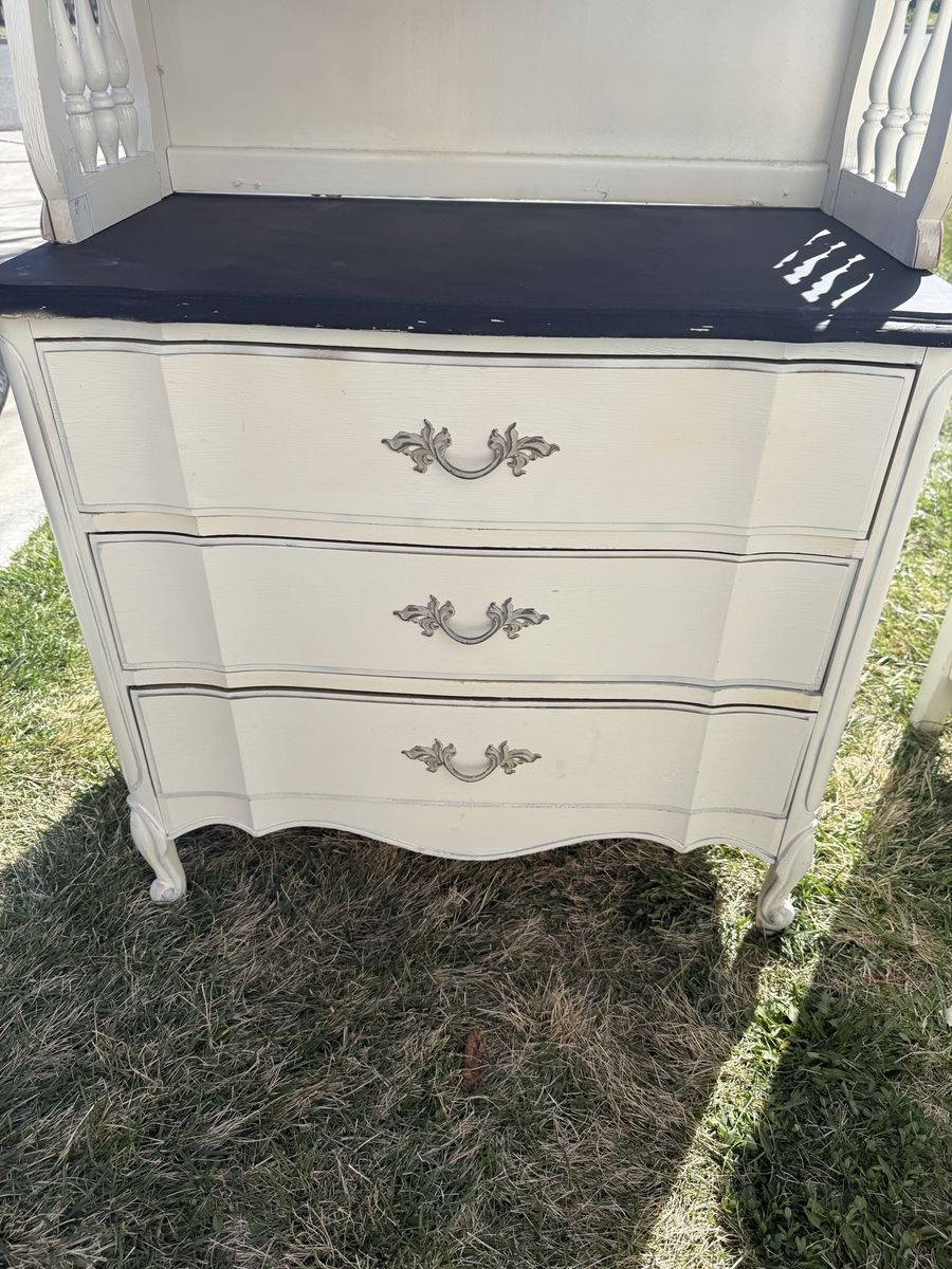 Dresser Set