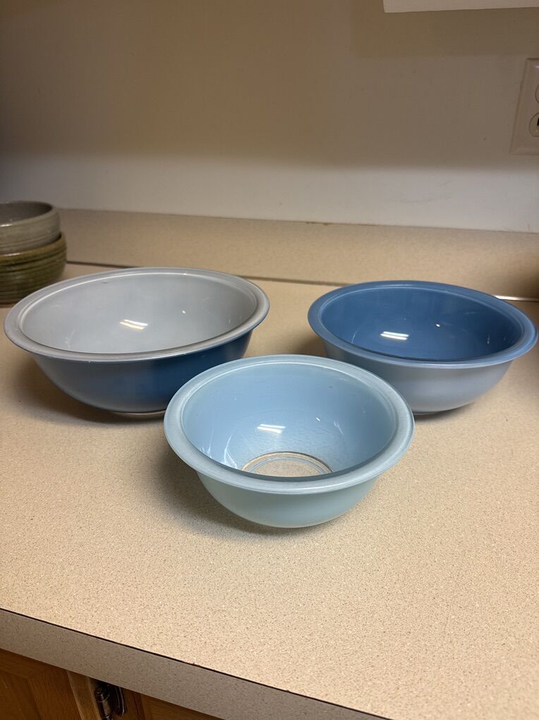 Pyrex Bowls Blue