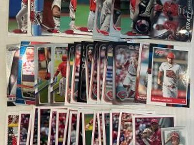 CINCINNATI REDS 650+ BASEBALL CARD LOT