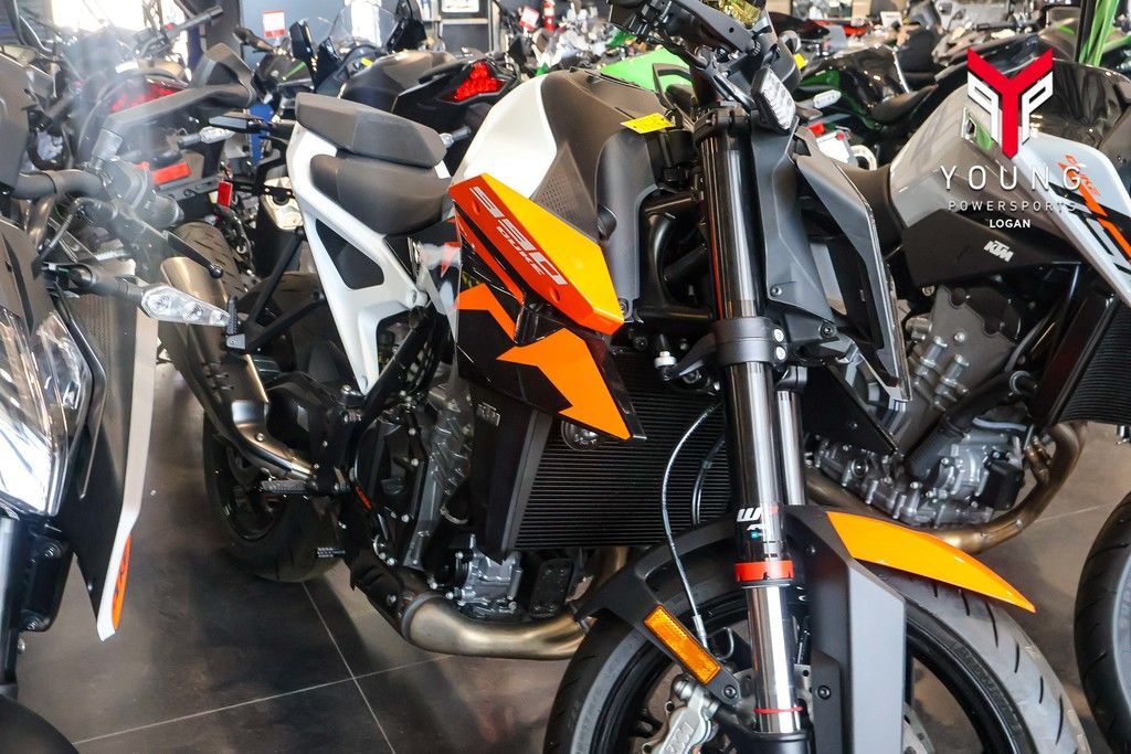 2027 KTM 990 Duke