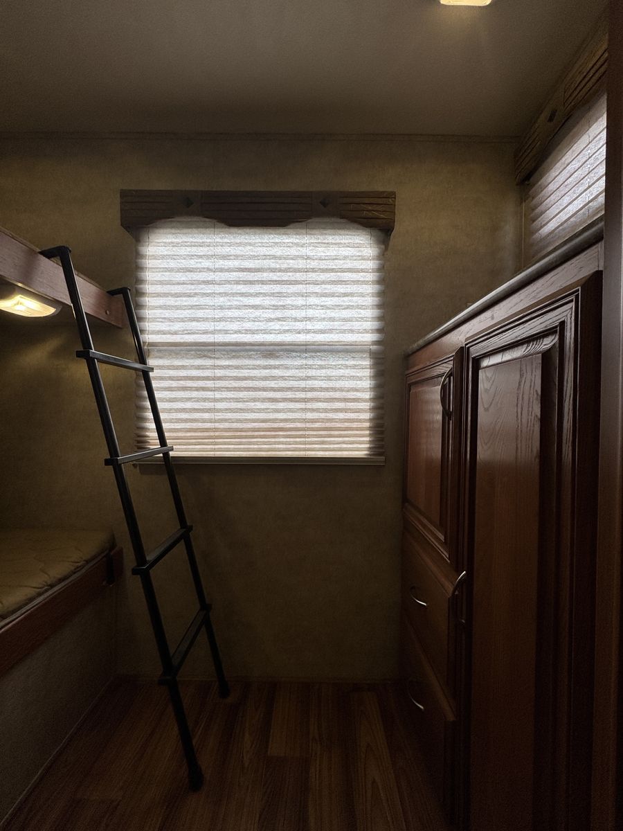 Main image 11