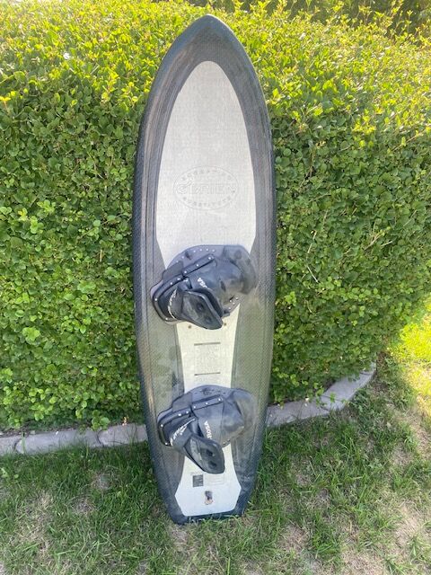 Wakeboard with Bindings