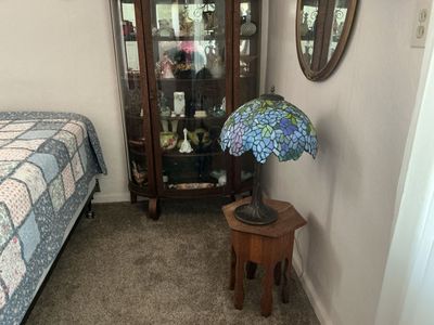 Tiffany style wisteria lamp