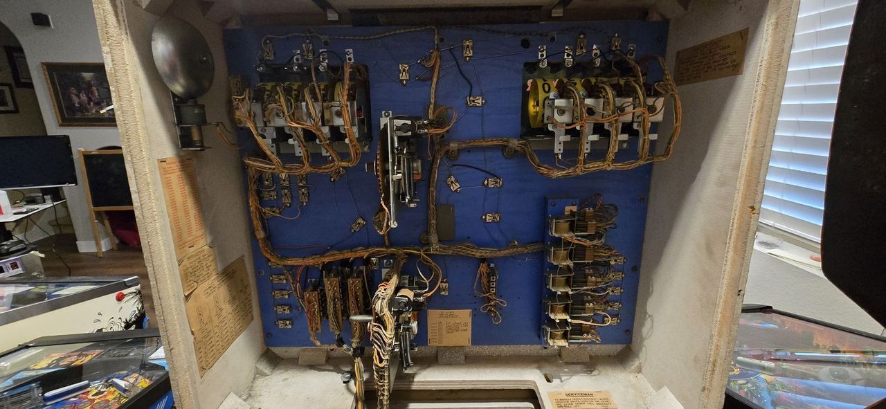 Main image 13