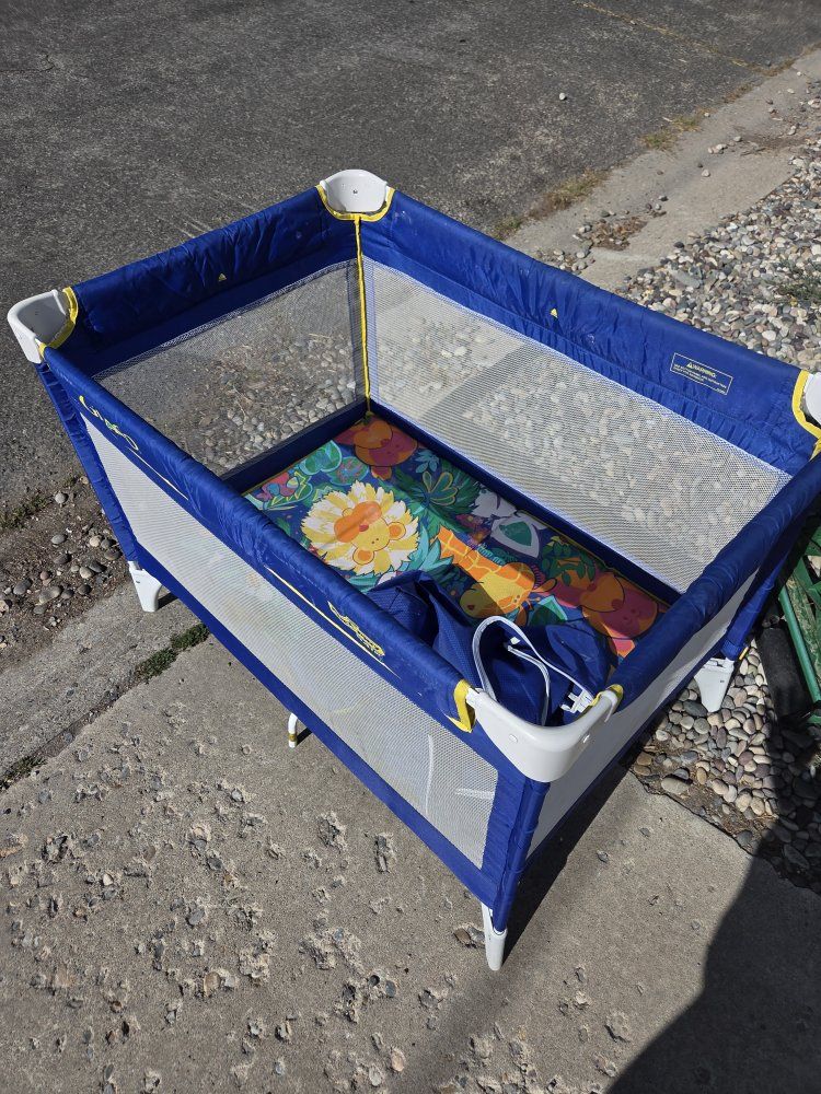 Graco Blue Playard/Pack 'n Play - Portable Baby Playpen with Colorful Mat