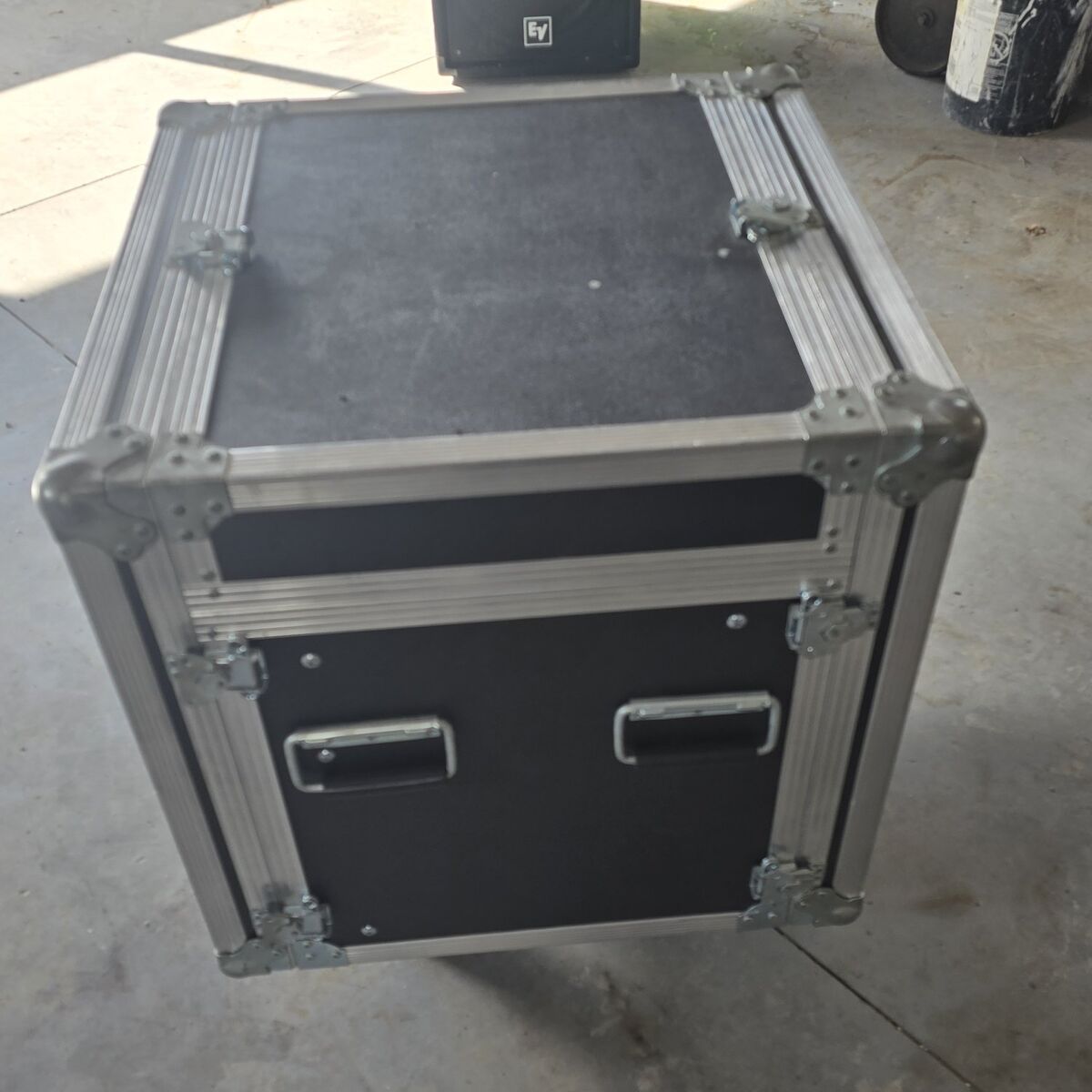 Vintage soundsystem, mixer, compact disc, cassett