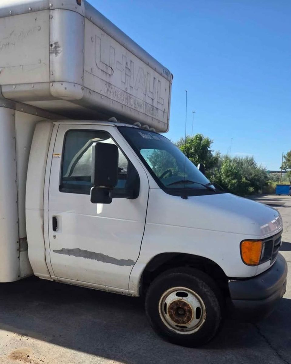 2006 Ford E-450 and Econoline 450 