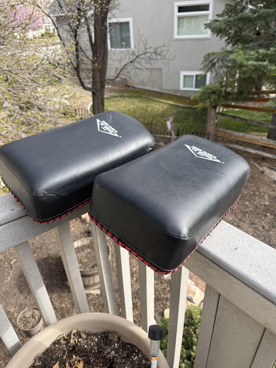 Tiger Claw Professional Thai Kicking/Striking Pad Karate Martial Arts