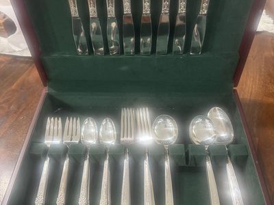 International Sterling Ming Edward Silver plate Set - Full Service for 8, Ornate Pattern
