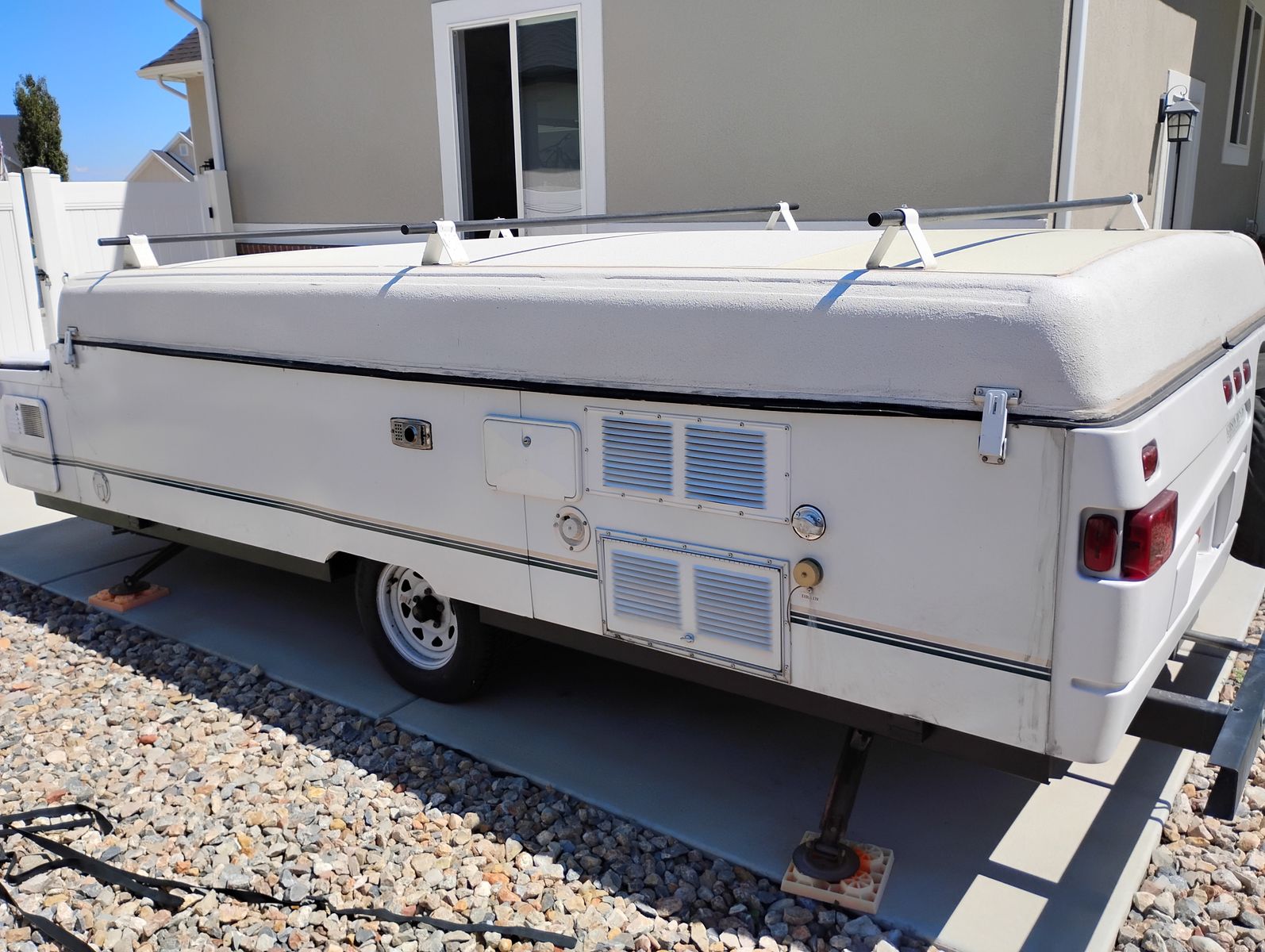 2000 Coleman Westlake Tent Trailer - Pop-Up Camper