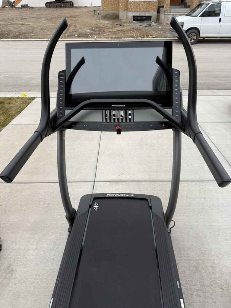 NordicTrack Commerical Treadmill