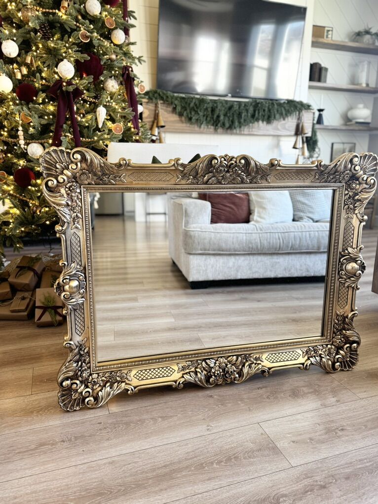 STUNNING Vintage Orate Faux Gilt Framed Mirror
