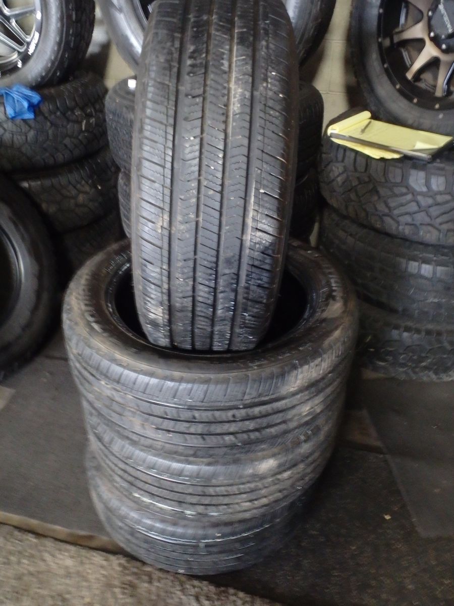 215/55R17 ARIZONIAN SILVER EDITION AS SET OF USED TIRES
