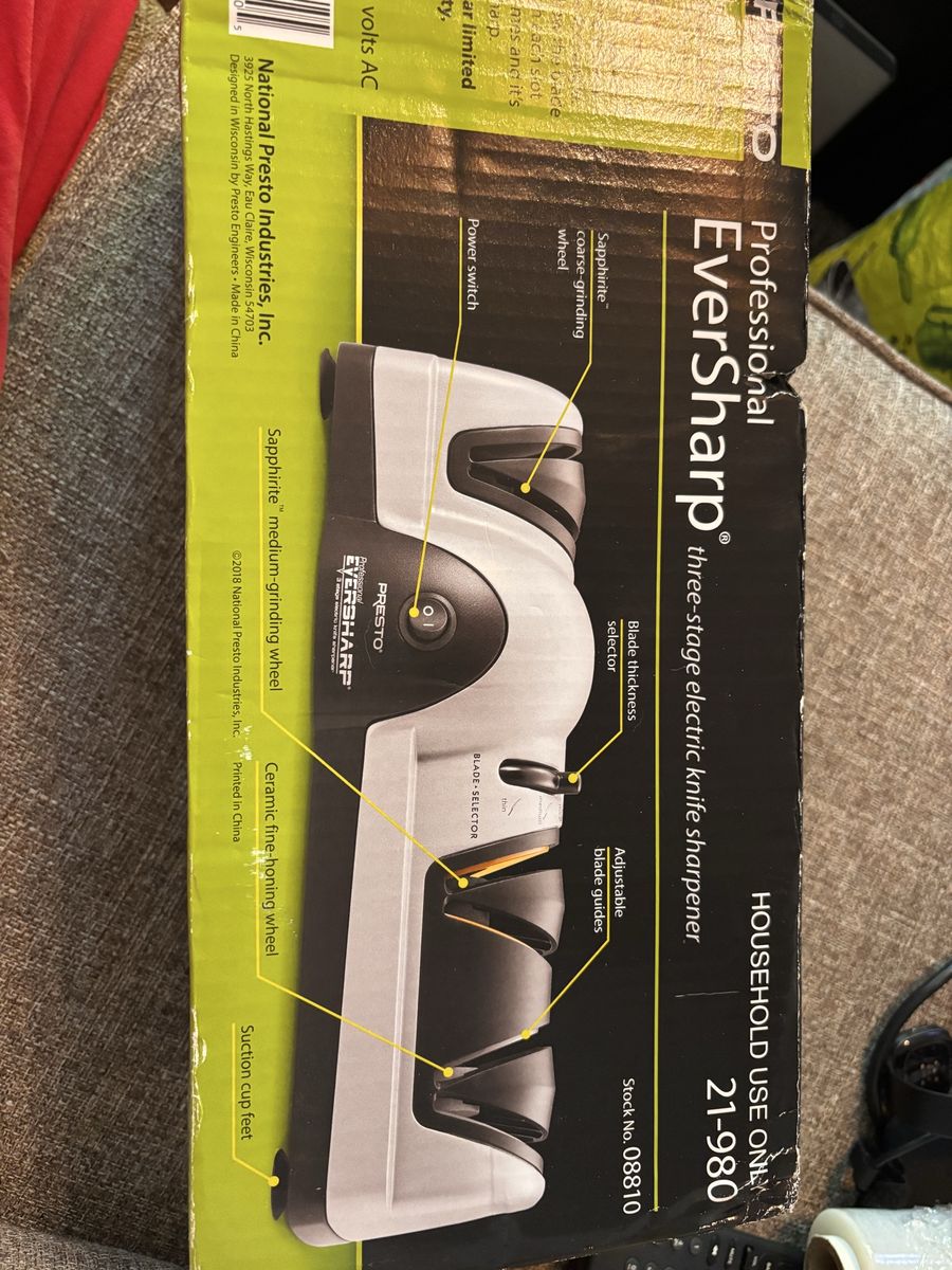 Presto EverSharp 21-980 Professional 3-Stage Electric Knife Sharpener