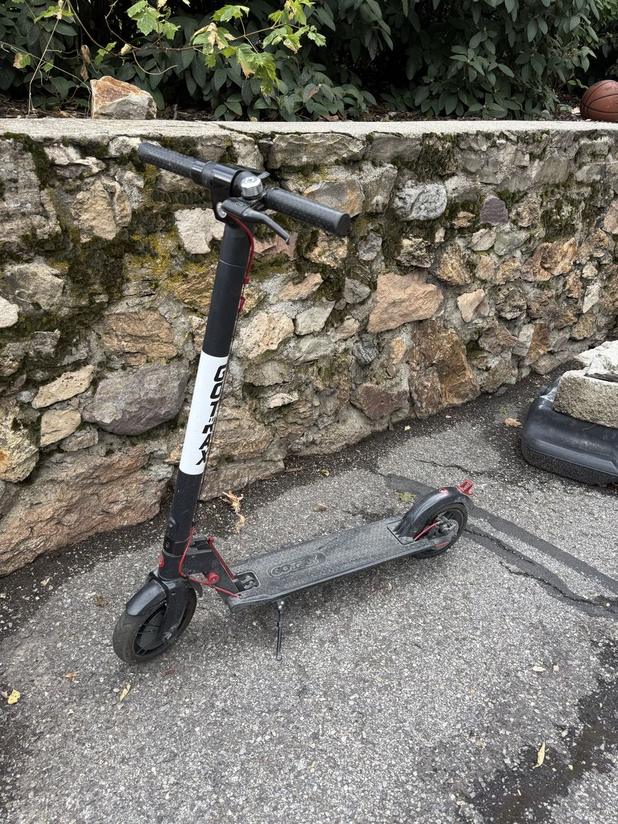 GOTRAX Electric Scooter - Black and White Commuter Scooter
