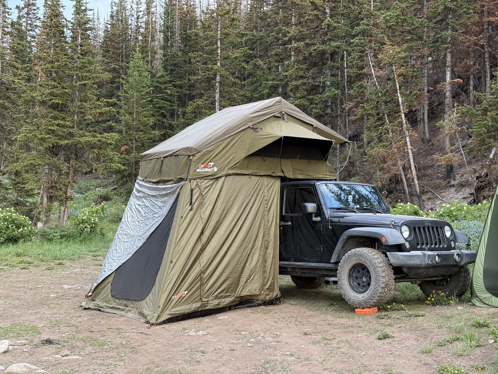 23ZERO WALKABOUT 62 ROOF TOP TENT WITH ANNEX