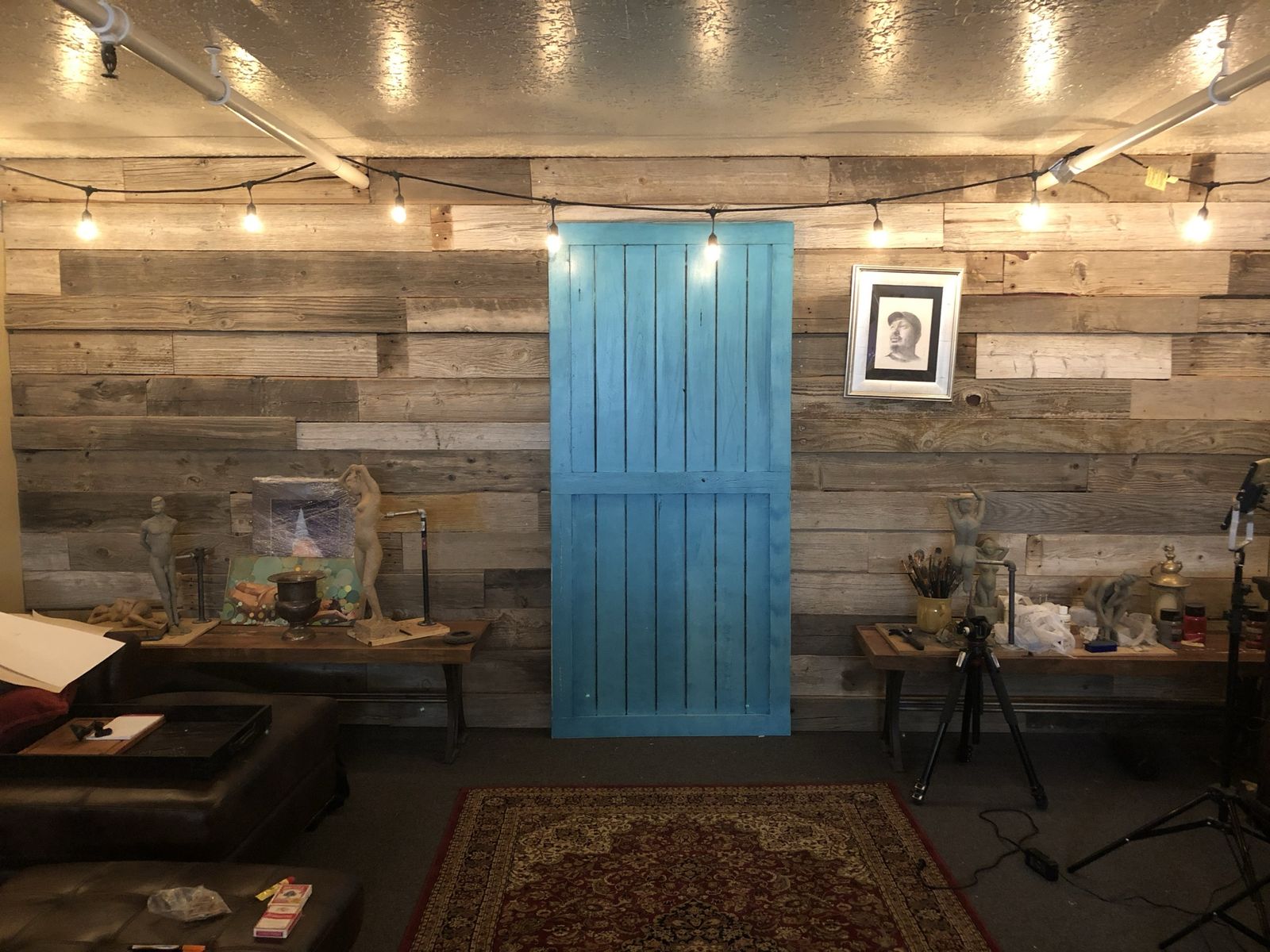 Sliding barn door