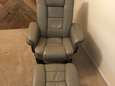 Recliner chair with ottoman
