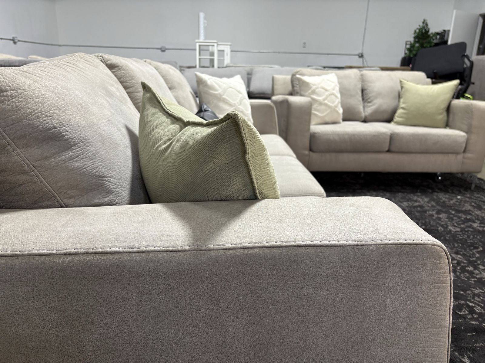 Main image 6