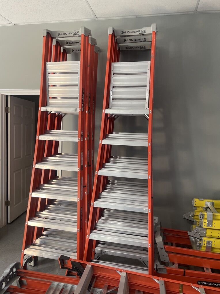 New Louisville 10 FT Platform Ladder